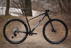 Prodám MTB 29 SUPERIOR XP 979 ,,L" vel. rámu černá barva 