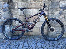 Horské kolo SPECIALIZED S-Works Enduro Red Tint/Spectraflair/Metalic White vel. L zánovní