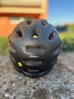 Bell super 3R Mips vel. M