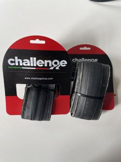 CHALLENGE plášť STRADA TLR 700x27 černá, použitá maximálně najeto 200km, 2ks