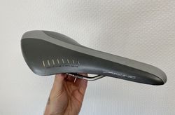 Sedlo FIZIK Arione K:ium Alcantara 