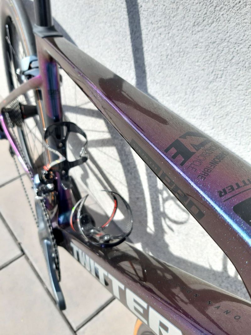 Karbonové silniční kolo Twitter Stealth PRO CR (Akce z 54990,- na 45990,-)