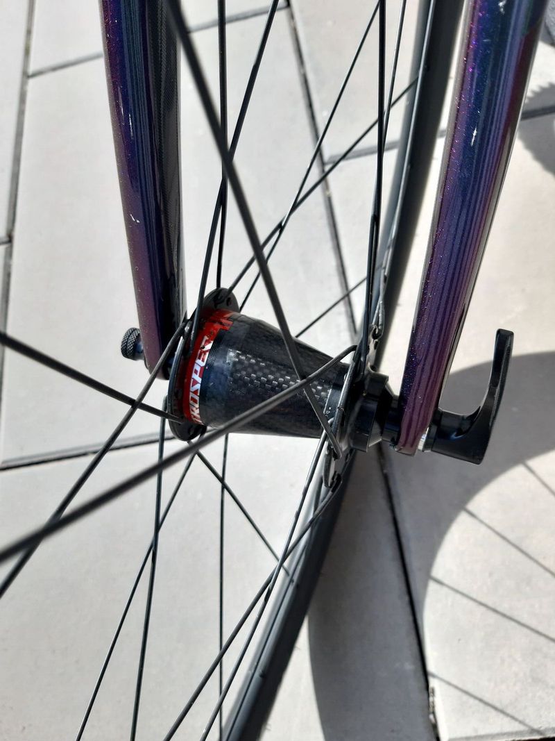 Karbonové silniční kolo Twitter Stealth PRO CR (Akce z 54990,- na 45990,-)