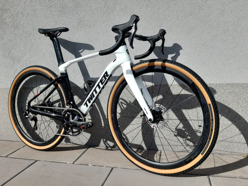 Gravel karbonové jízdní kolo Twitter Gravel V2 CR (Akce z 44990,- na 39990,-
