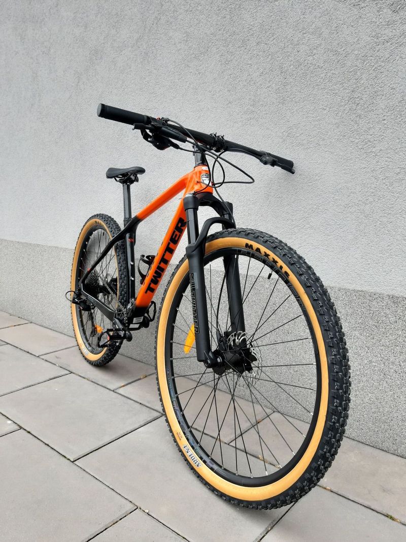 Karbonové horské jízdní kolo Twitter Predator Pro 29" BOOST Sleva z 37990,- na 31990,-