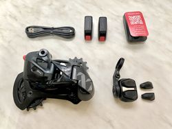 NOVÉ - Kompletní elektronické řazení Sram AXS XX1 s novým řazení Sram AXS Pod Ultimate Controller