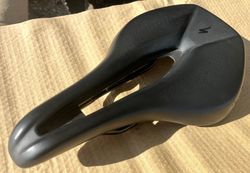 Sedlo Specialized Power 143 mm