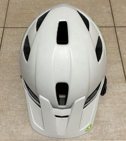 Helma Giro Feature