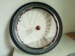 Zapletené kolo REMERX 20" vč. pláště Schwalbe Maraton 40-406