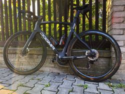 Rámová sada - Pinarello Dogma F12 Disc - vel. 575 (mezi L až XL) NOVÁ