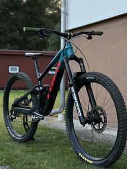 Trek Slash 8