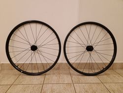 Prodám nová zapletená kola Giant PR-2