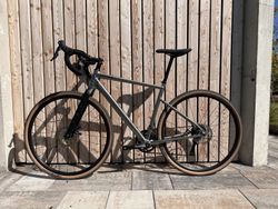 Témeř nový pouze 5km jetý TOPSTONE 2021