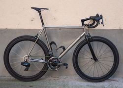 Titanové silniční kolo Wheeler, SRAM Force / Red AXS 2x12, 58cm