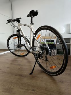 Na predaj Bicykel Merida Crossway 40-D biela farba 2020