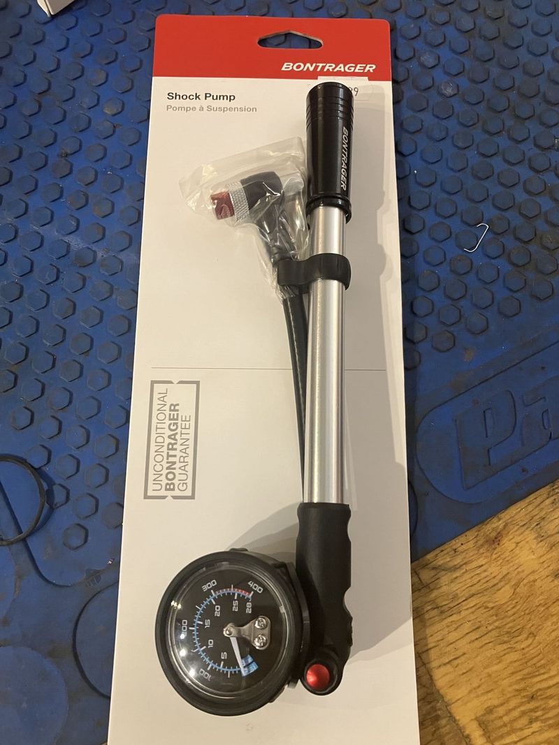 Pumpička na vidlice a tlumiče Bontrager Shock Pump