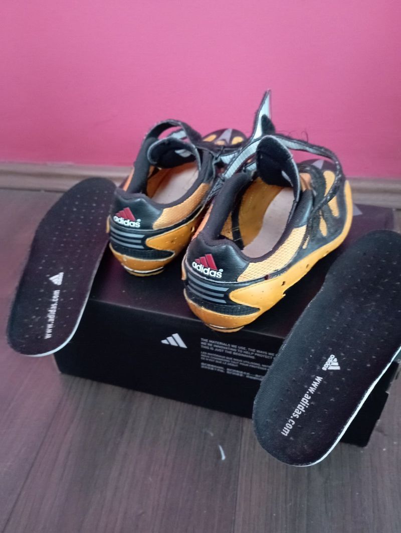 Silniční tretry Adidas
