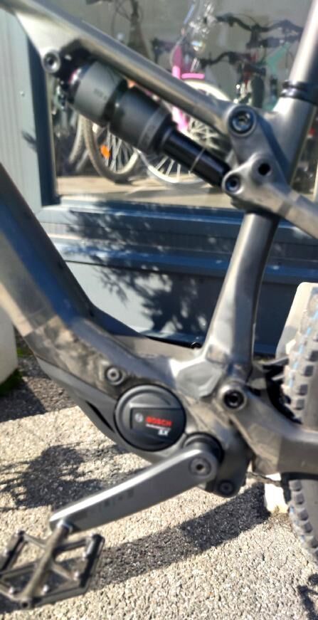 Prodám celoodpružené elektrokolo zn. SUPERIOR iXF 9.7 Matte Carbon, vel. 19" (L) 