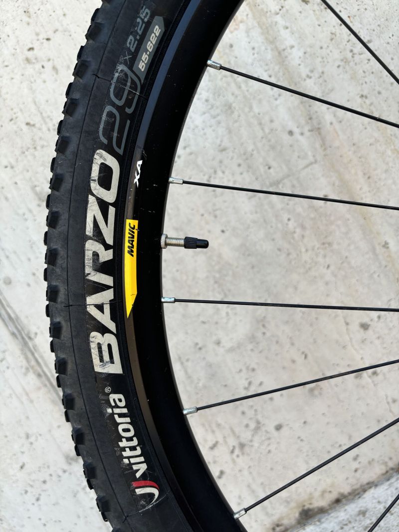 Predám celoodpružený MTB Author A-Ray so záručným listom (Shimano SLX, Mavix, …) + náhradné diely