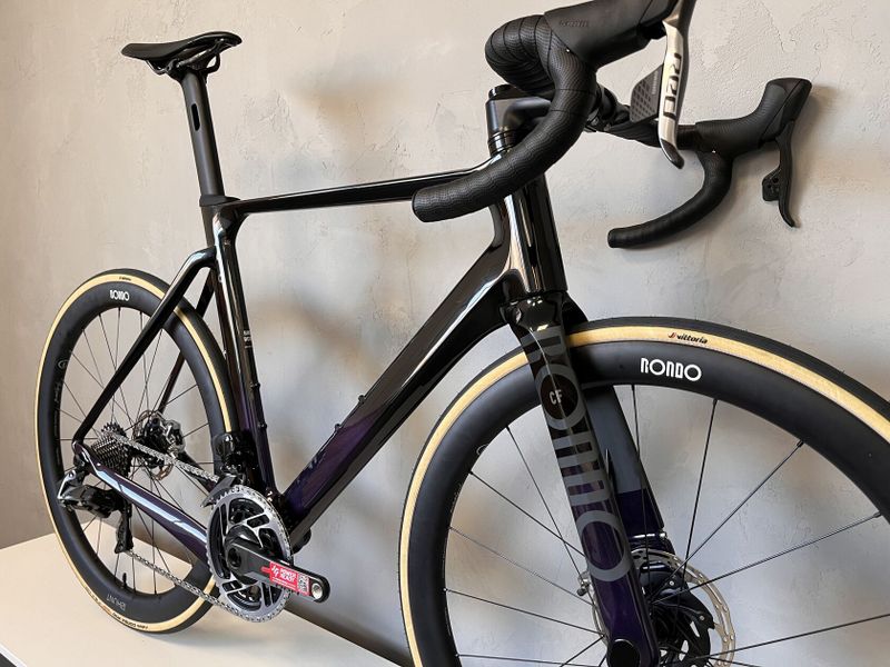 Nové Rondo HRVT CF0, Sram Red, vel. L