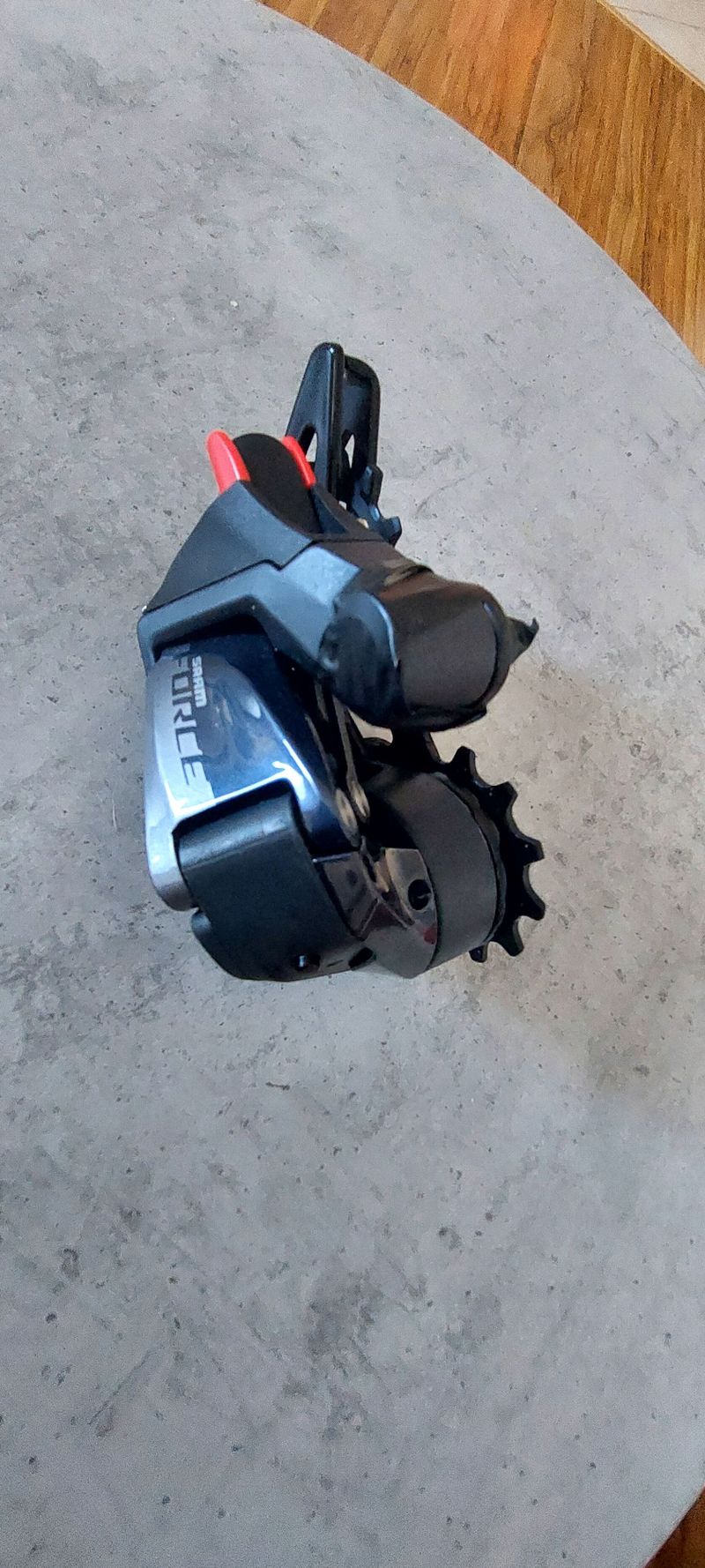Nová přehazovačka Sram Force AXS- zamluveno 