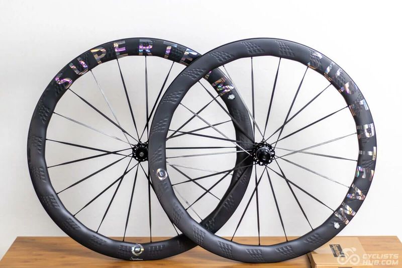 Superteam All-Carbon Ultra (1385g, karbonové špice)