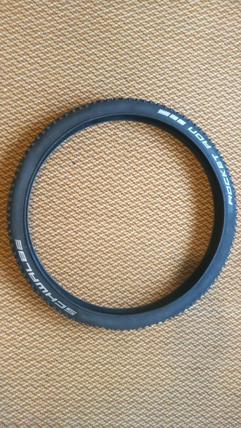  Nový plášť Schwalbe Rocket Ron 27.5x2.25 a další věci na kolo