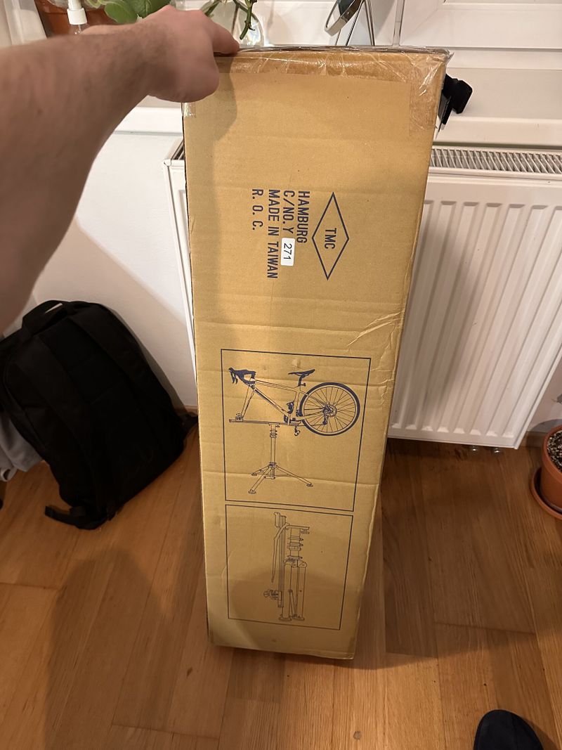 Prodám montážní stojan Katana RS-2 Assembly Stand (NOVÝ)