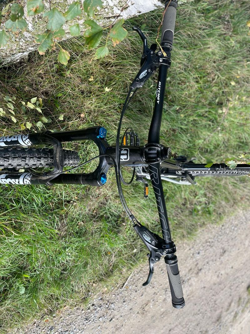 MONDRAKER - Foxy 29 racing silver/black 