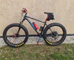 Fat Bike TREK - FARLEY 6 s dokoupenými komponenty za 44.769 Kč ( stáří 3 až 6 měsíců )