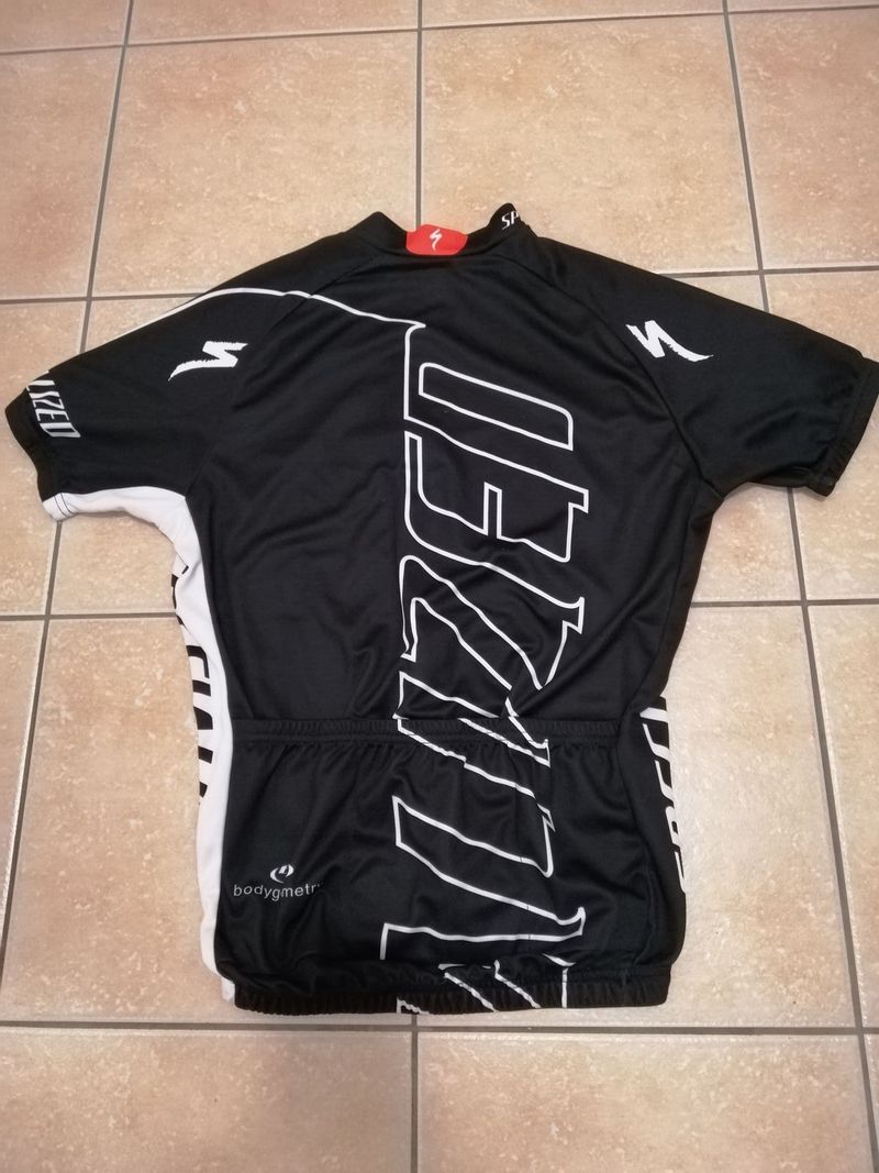 Dres Specialized vel M