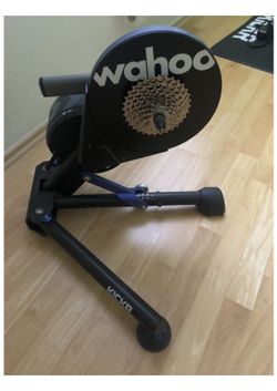 Wahoo Kickr V5 Smart Indoor Trainer minimálně používaný + podložka