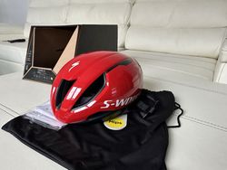 Nová silniční helma SPECIALIZED S-Works Evade 3 Mips - Vivid Red