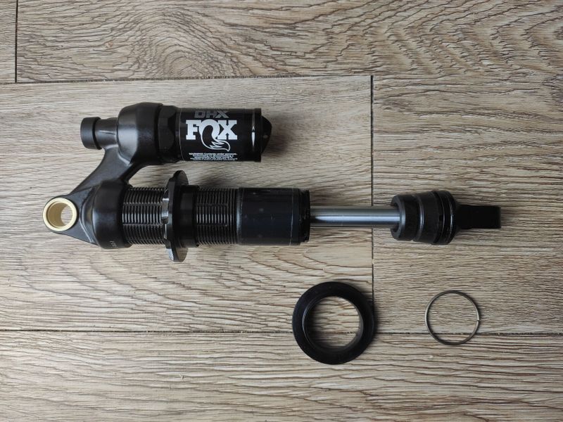 Fox DHX Performance 2022 230 x 65 mm jednoduše přestavitelný na zdvih 62,5, 60 a 57,5 mm