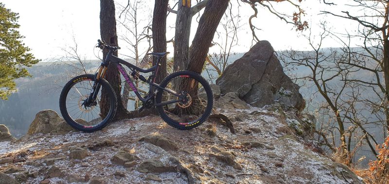 Santa Cruz Bronson V1 Hliník 27,5 velikost L