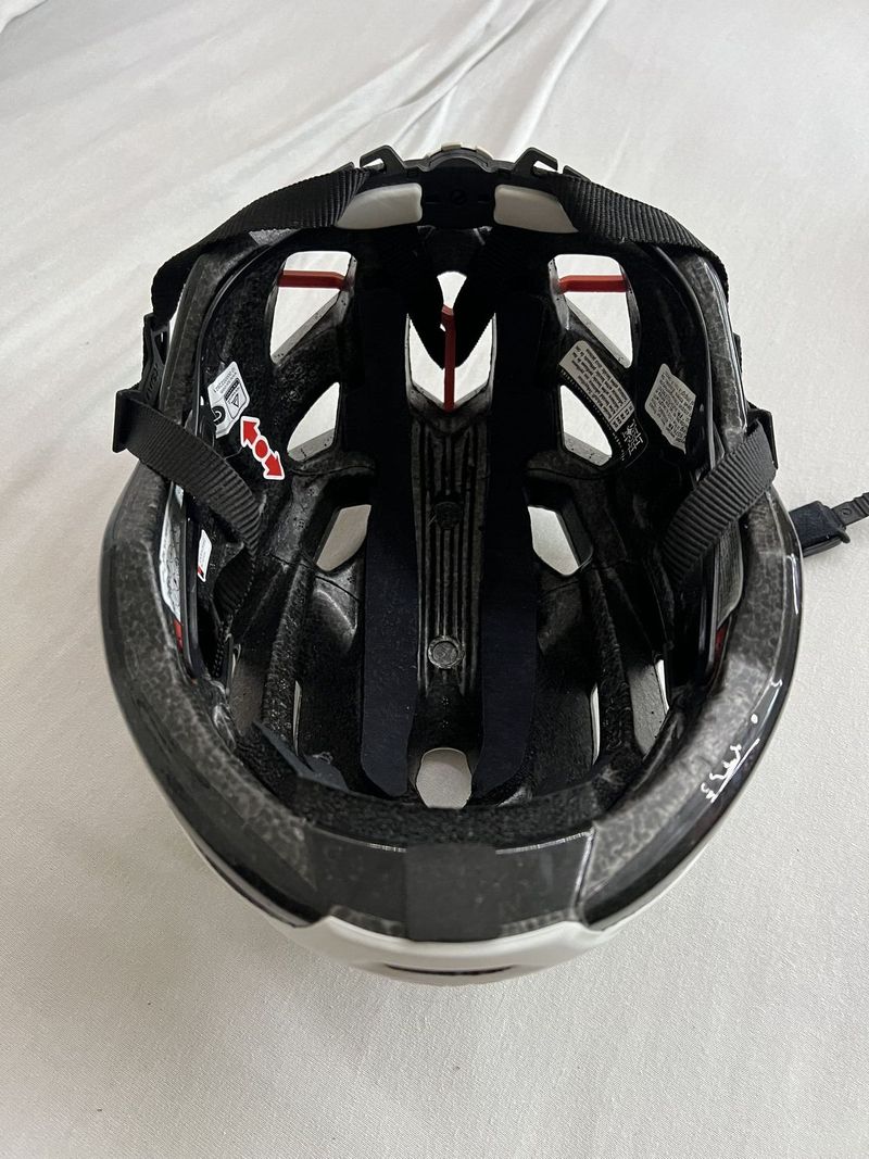 Cyklo helma UVEX RACE 9 white-red, velikost M ( 53 - 57 cm) plus brýle OAKLEY SUTRO