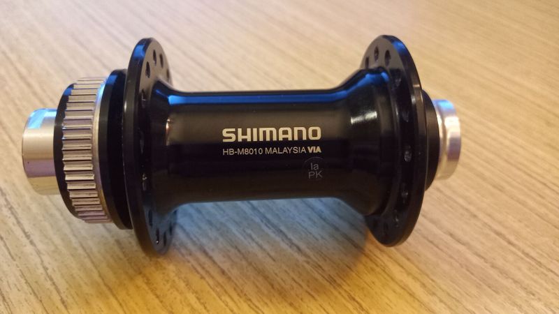 Předni náboj Shimano XT, 15x100, 32 děr, CL