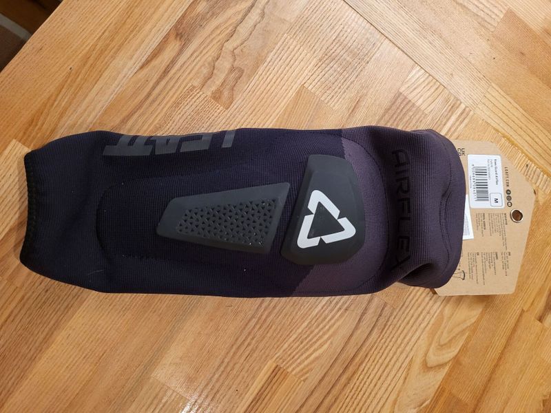 Chrániče kolen Leatt knee guard airflex hybrid