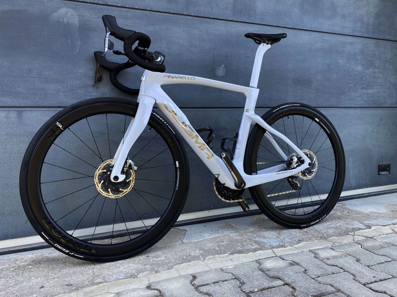 Pinarello Dogma F Disc (NOVÉ, vel. 530, 550) - CRYSTAL WHITE