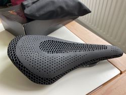 Prodám sedlo RYET 2024 3D printed Bike Saddle Full Carbon Ultralight High Modulus Carbon Fiber Base 