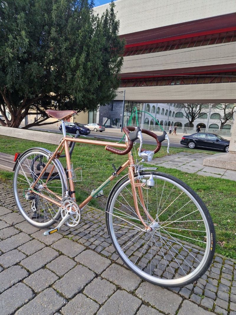 Unikátny repasovaný medený bicykel