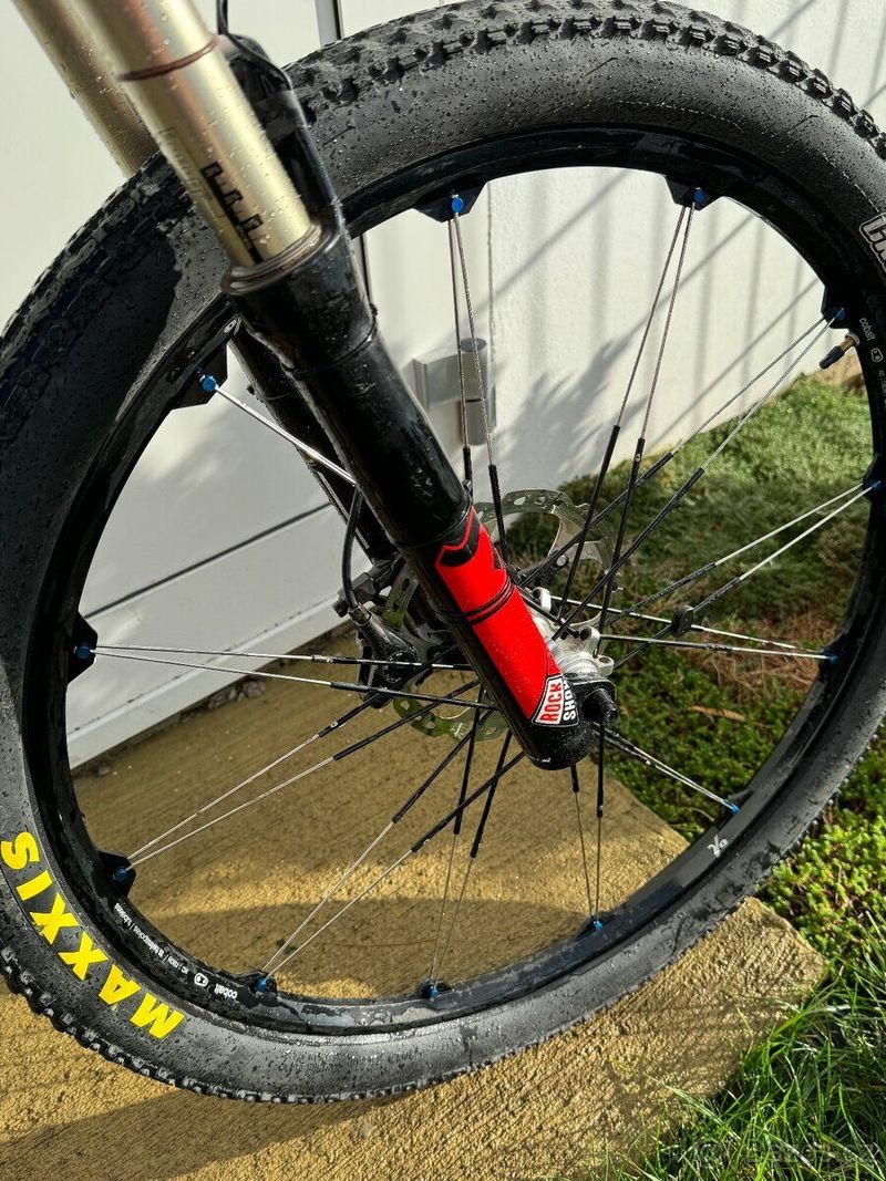Merida ninety six 3500 carbon rám 21", kola 26", Shimano XT