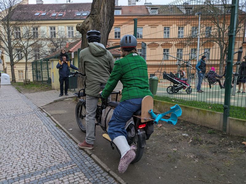 Oranžové nákladní (cargo) elektrokolo Radwagon 4