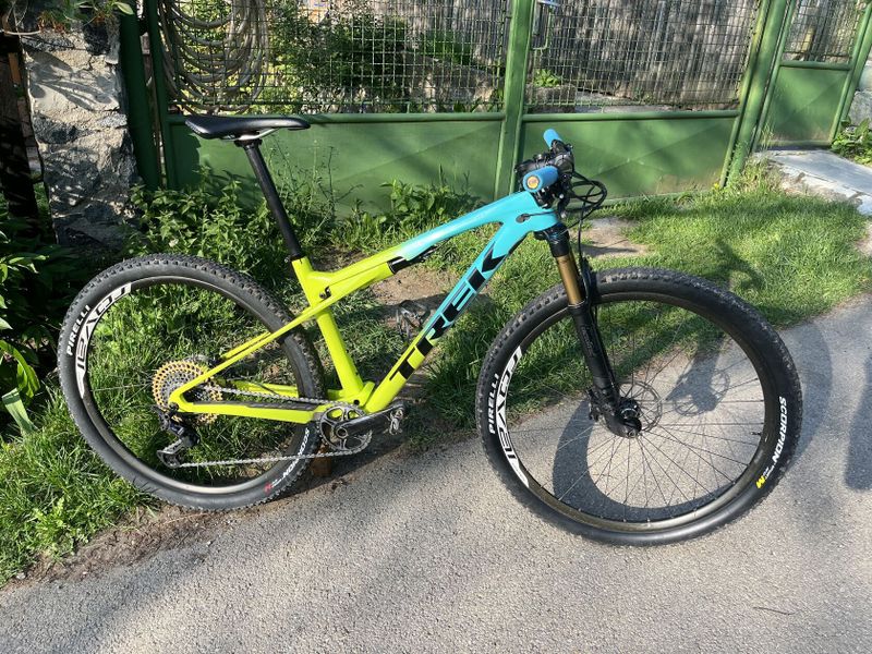 Trek Supercaliber M/L, Wattmetr Stages, Fox Kashima