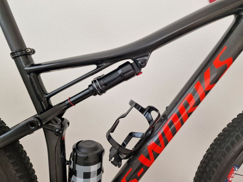 Specialized S-works epic 2019, vel. M, barva Gloss Carbon/Rocket Red
