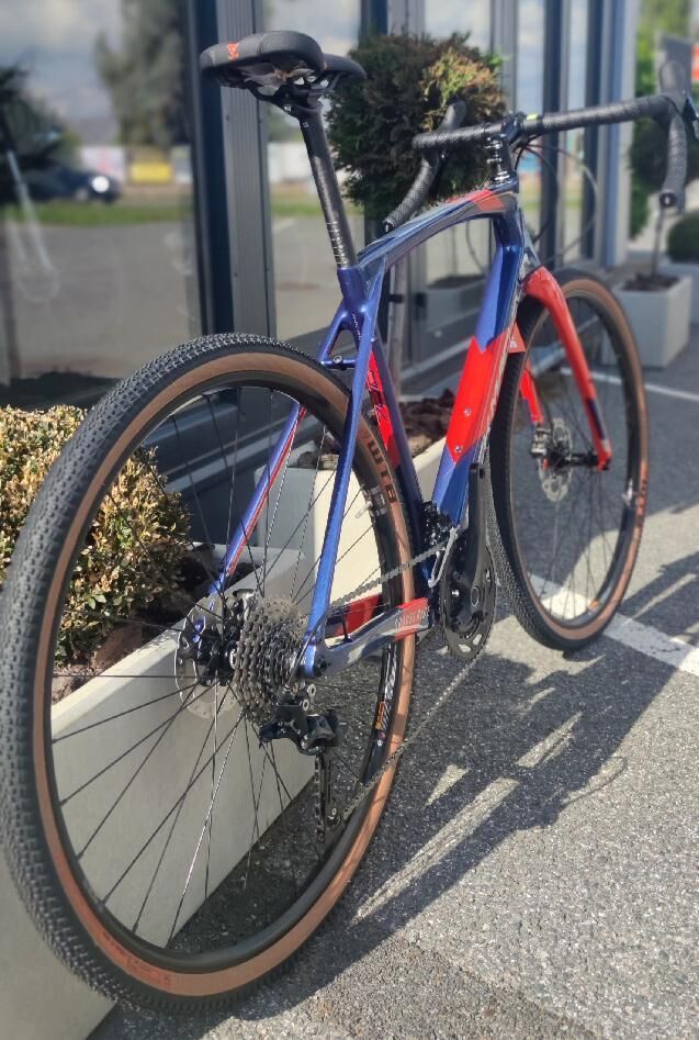 Prodám gravel kolo ROCK MACHINE GravelRide CRB 700 Gloss Metallic Navy/Silver/Orange, vel. rámu XL