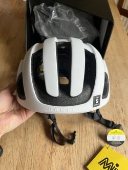 Nová helma Oakley ARO3