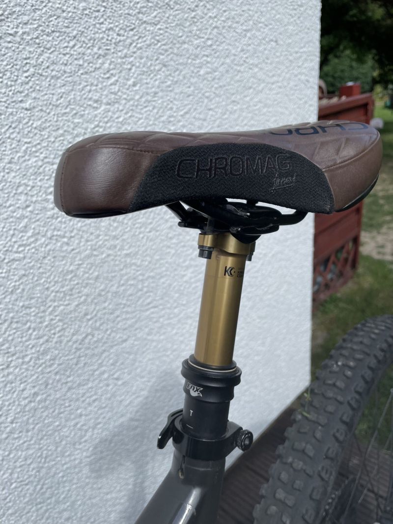Pivot Cycles Mach 6 Carbon Enduro custom (M)