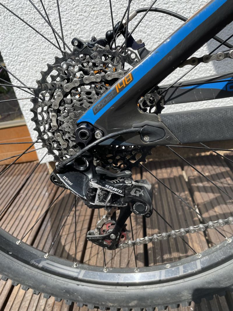Pivot Cycles Mach 6 Carbon Enduro custom (M)