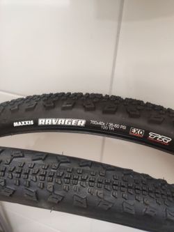 2 kusy Maxxis Ravager, kevlar 700x40c